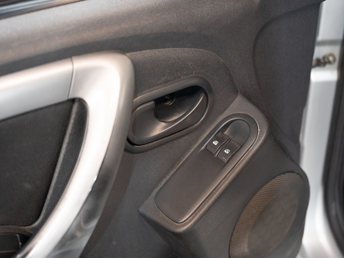 Renault Duster 2013 - фото автомобиля