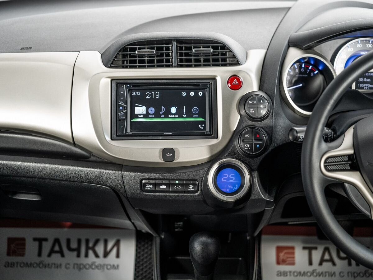 Honda Fit 2011 - фото автомобиля