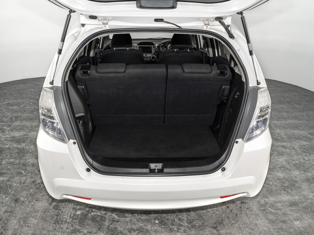 Honda Fit 2011 - фото автомобиля