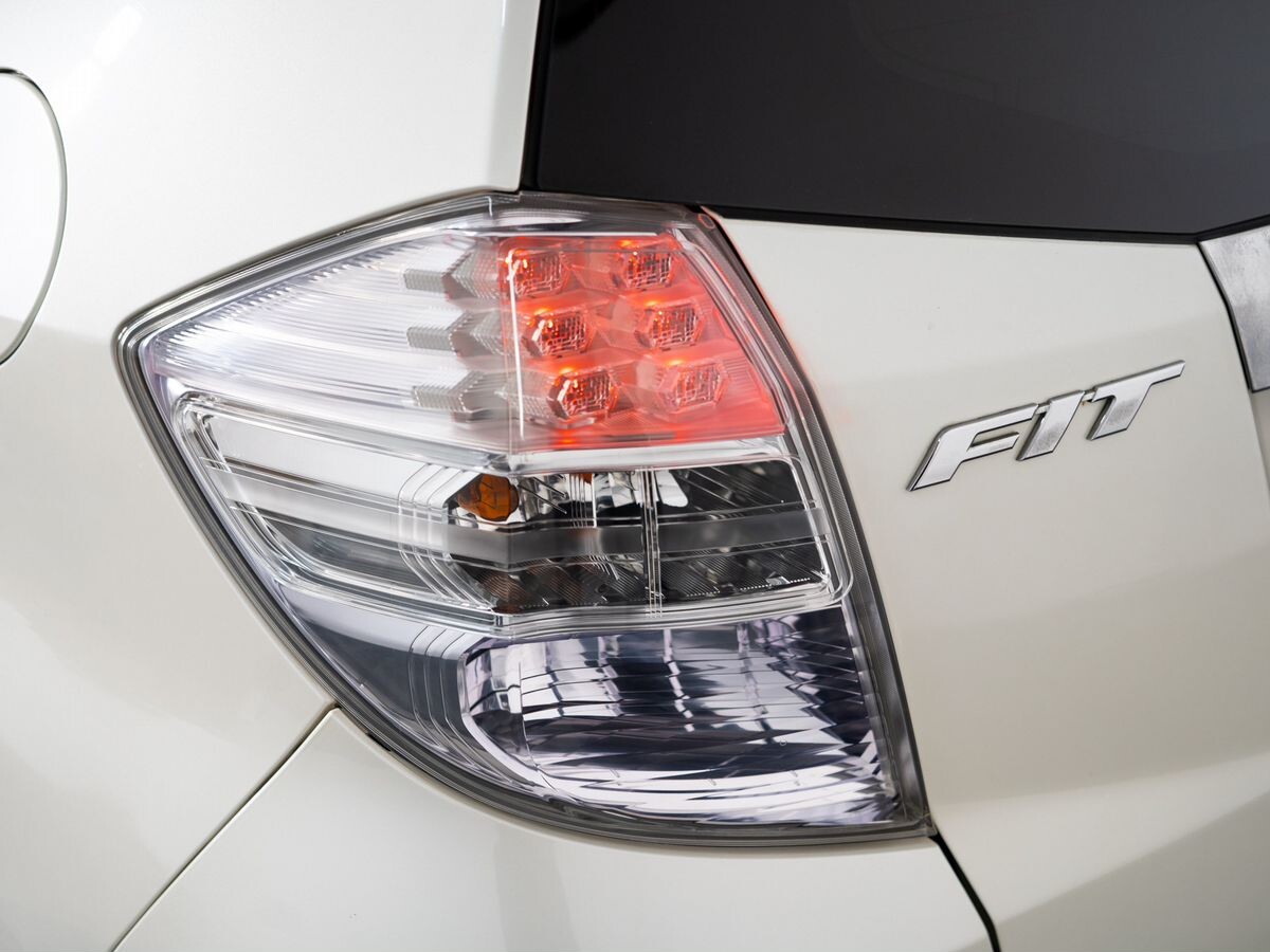 Honda Fit 2011 - фото автомобиля