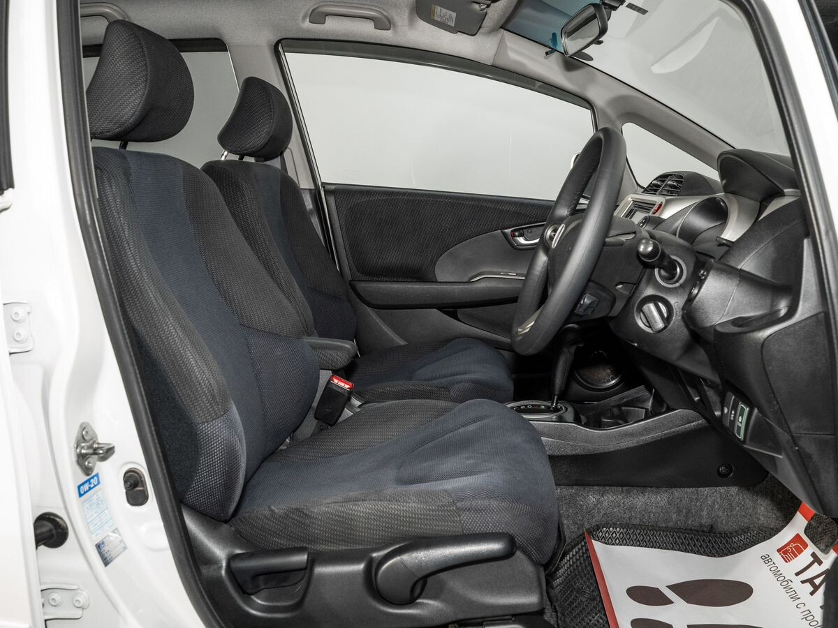 Honda Fit 2011 - фото автомобиля