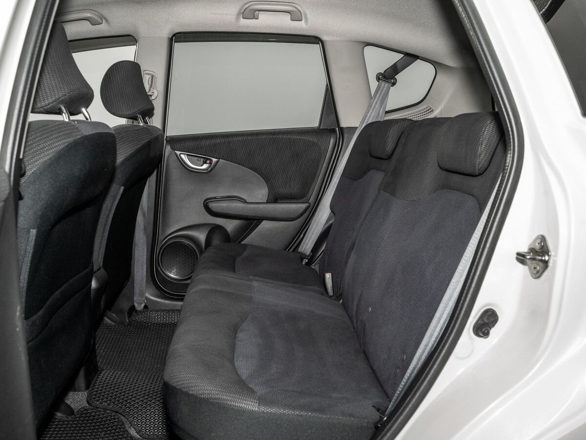 Honda Fit 2011 - фото автомобиля