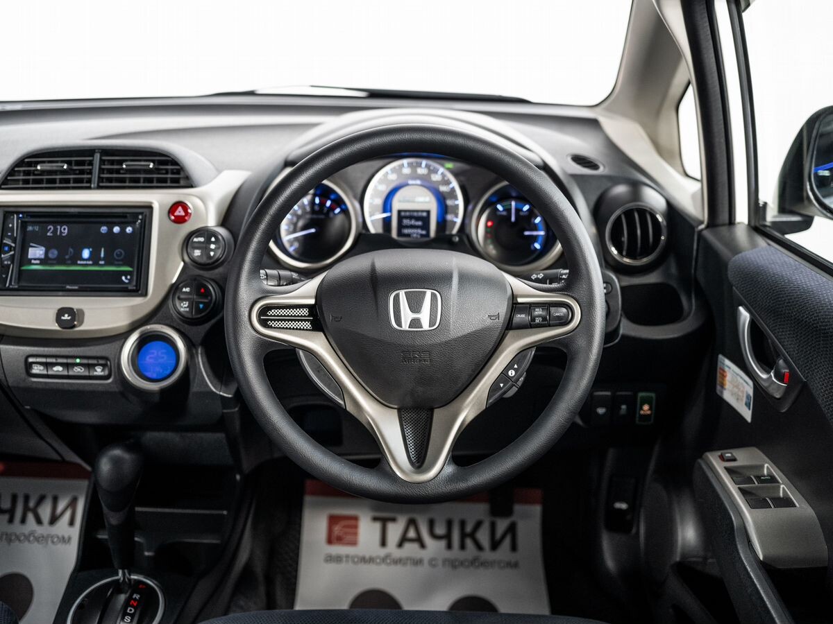 Honda Fit 2011 - фото автомобиля