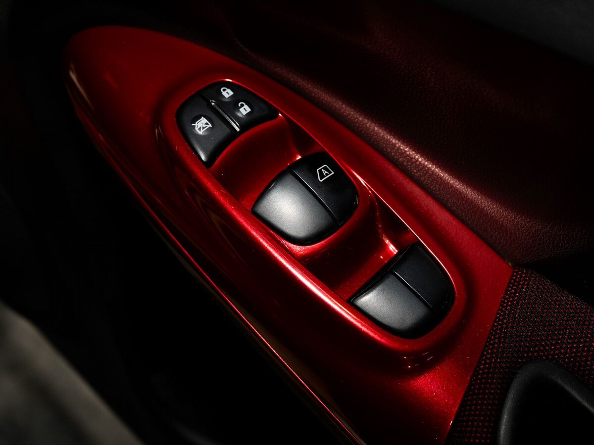 Nissan Juke 2011 - фото автомобиля