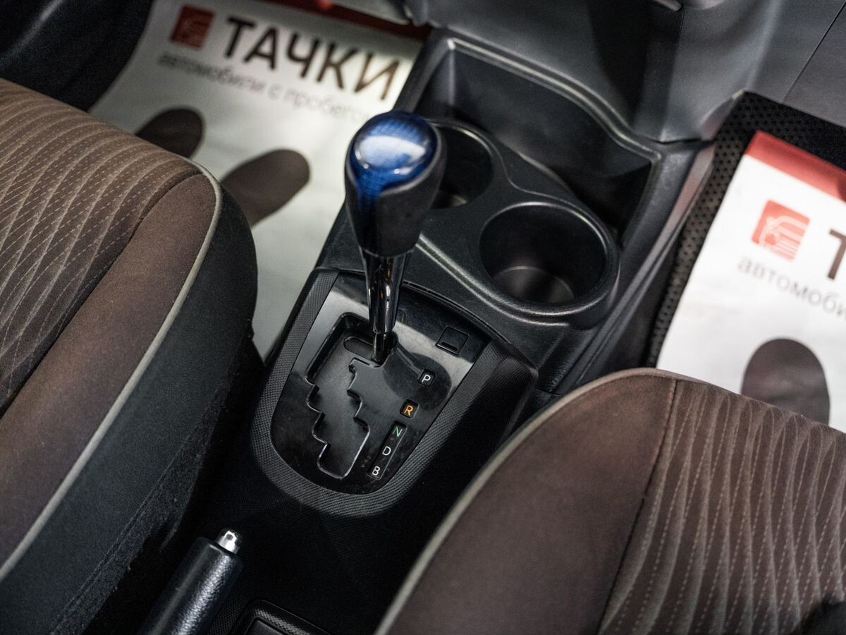 Toyota Aqua 2015 - фото автомобиля