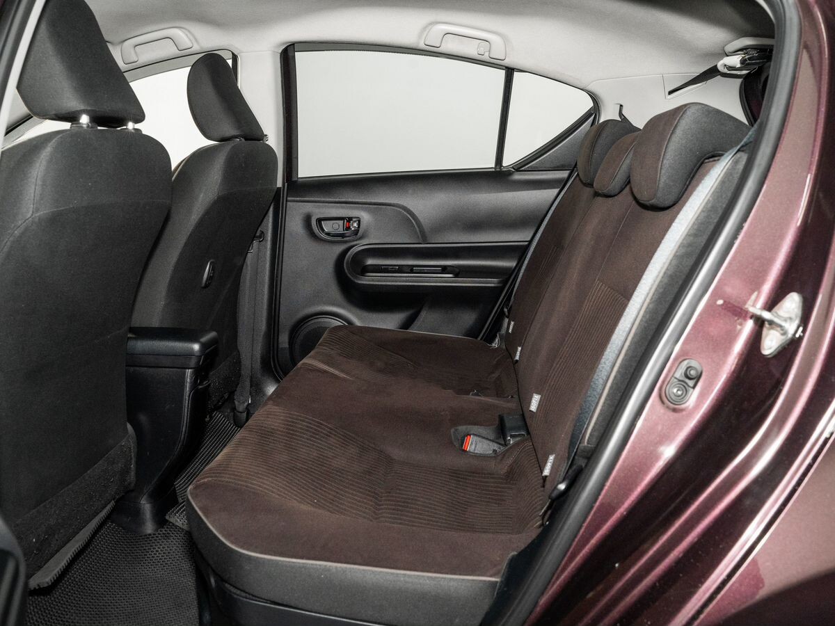 Toyota Aqua 2015 - фото автомобиля