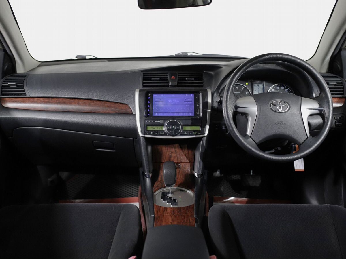 Toyota Premio 2010 - фото автомобиля