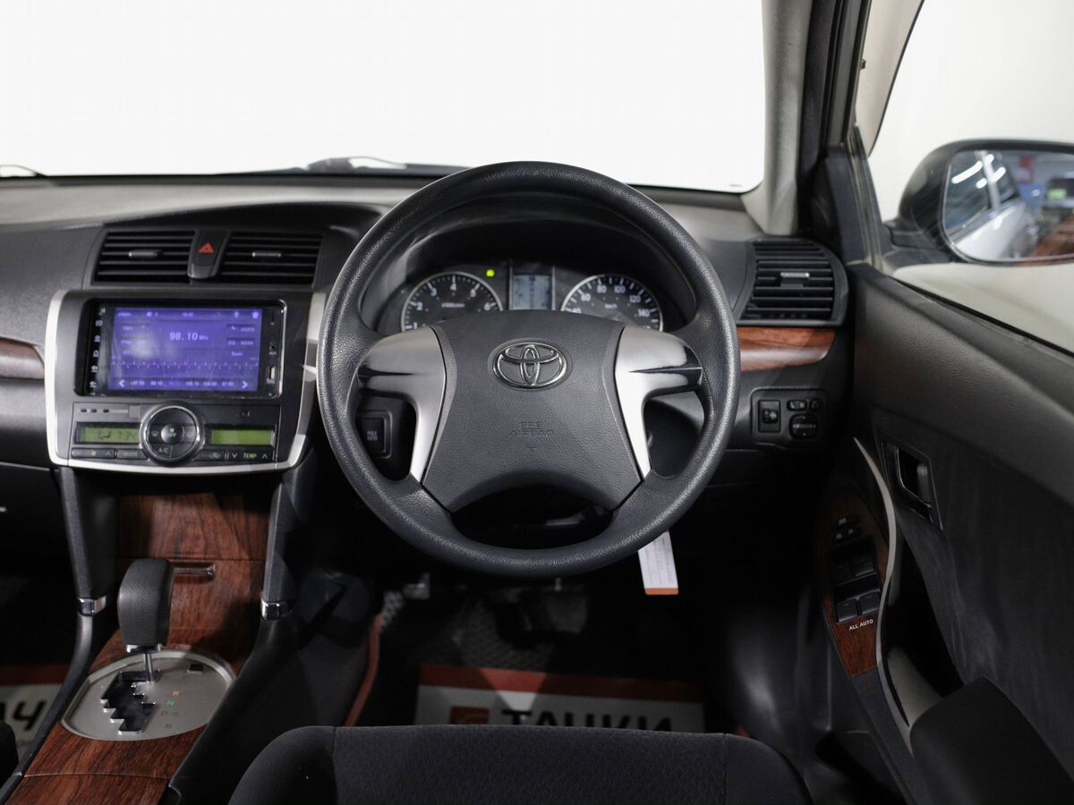 Toyota Premio 2010 - фото автомобиля