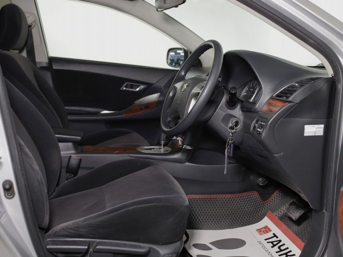 Toyota Premio 2010 - фото автомобиля