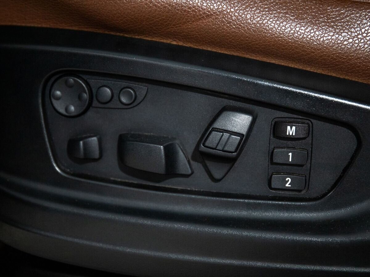 BMW X5 2012 - фото автомобиля