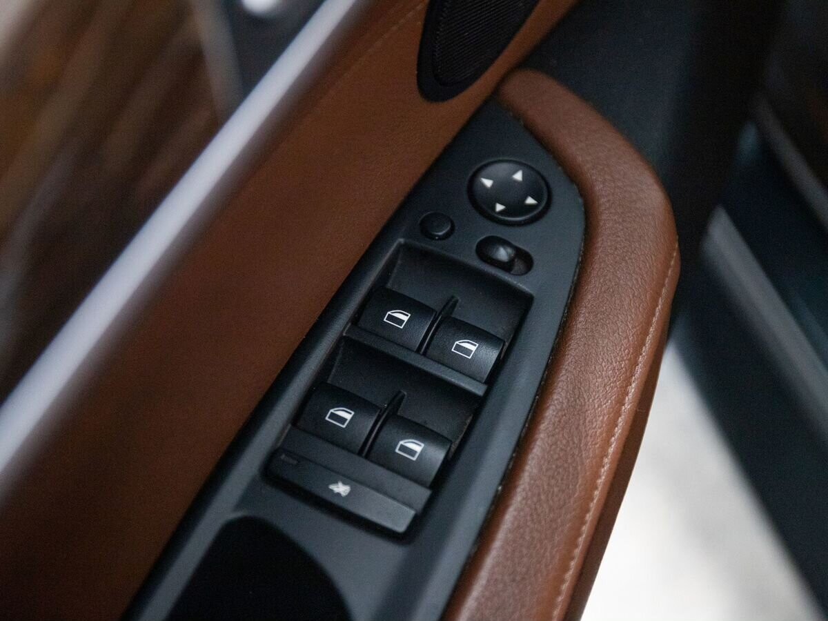 BMW X5 2012 - фото автомобиля