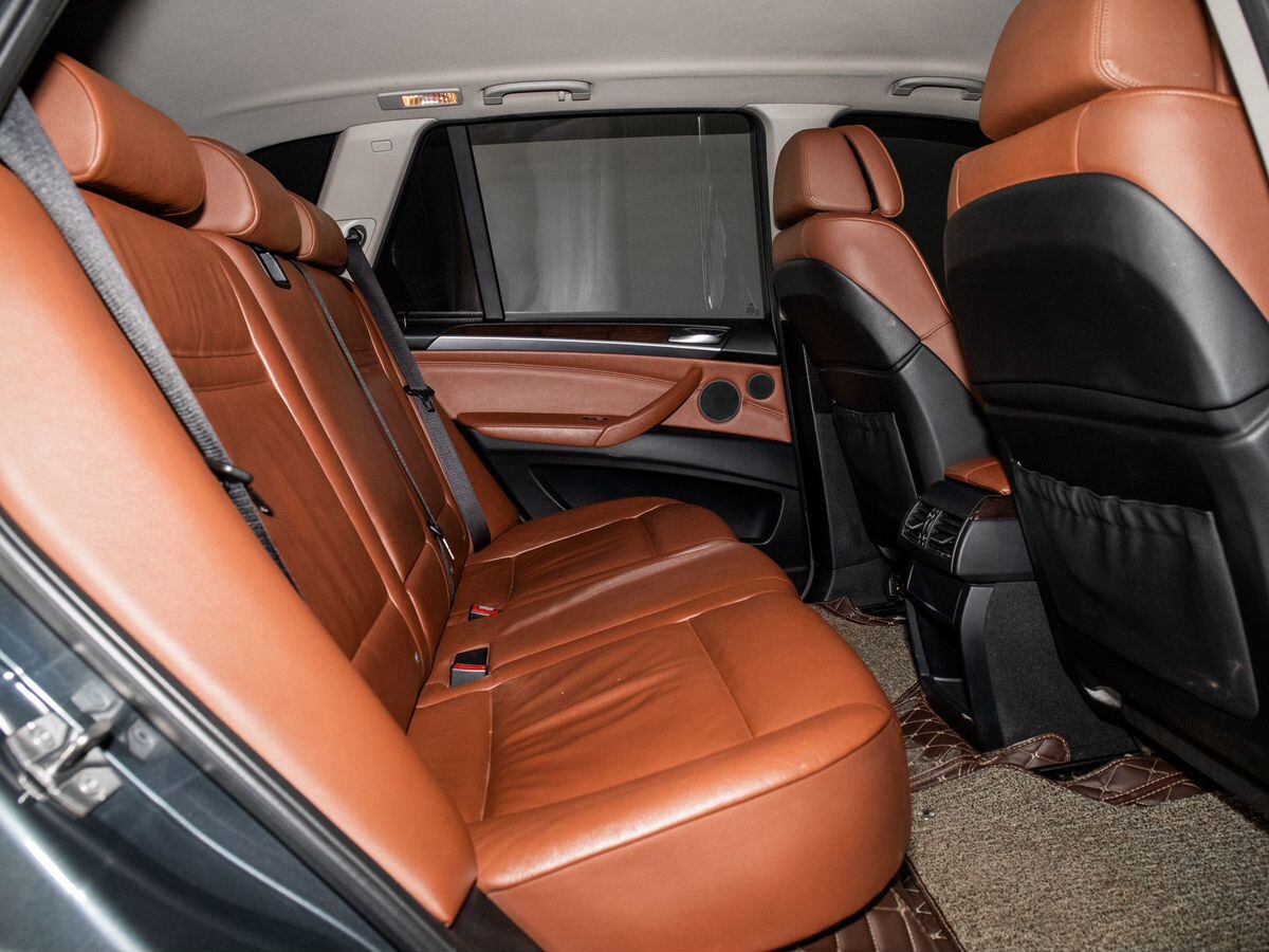 BMW X5 2012 - фото автомобиля