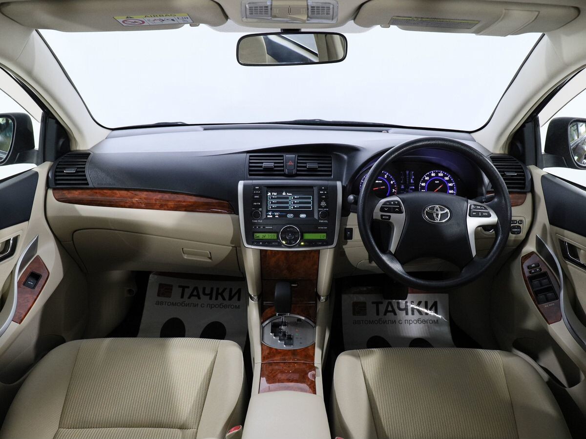 Toyota Premio 2014 - фото автомобиля