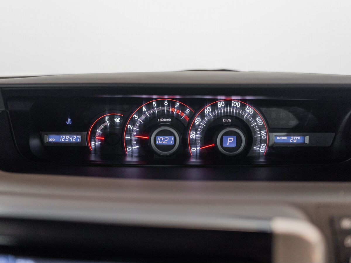 Toyota Voxy 2007 - фото автомобиля