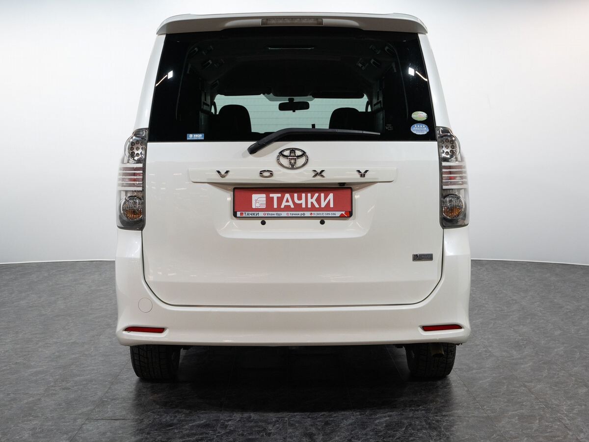 Toyota Voxy 2007 - фото автомобиля