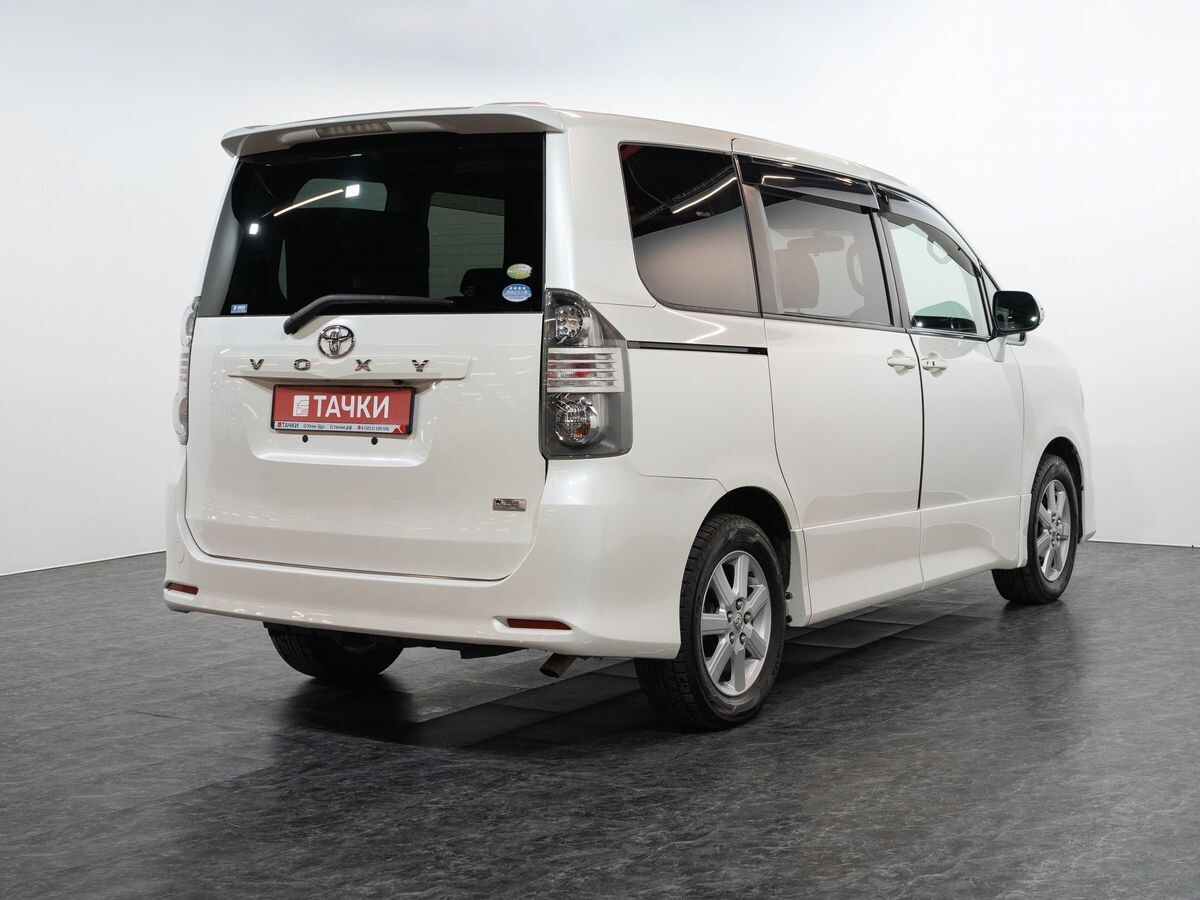 Toyota Voxy 2007 - фото автомобиля