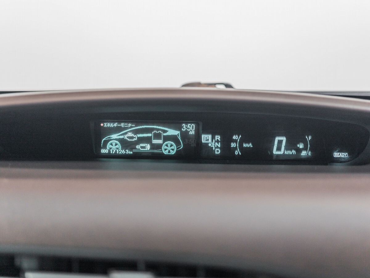 Toyota Prius 2010 - фото автомобиля