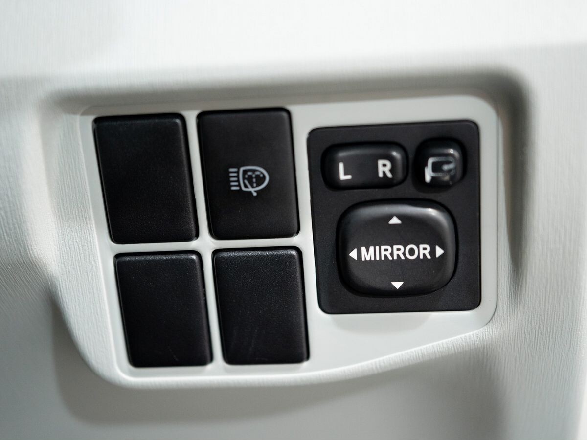 Toyota Prius 2010 - фото автомобиля