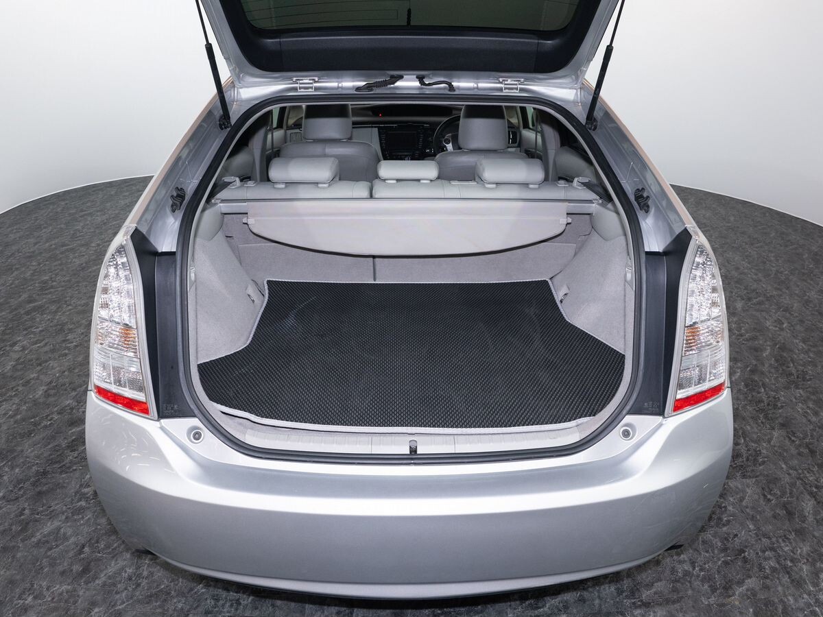 Toyota Prius 2010 - фото автомобиля