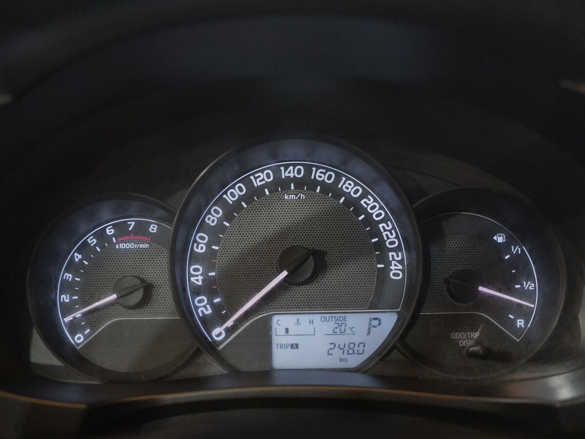 Toyota Corolla 2014 - фото автомобиля