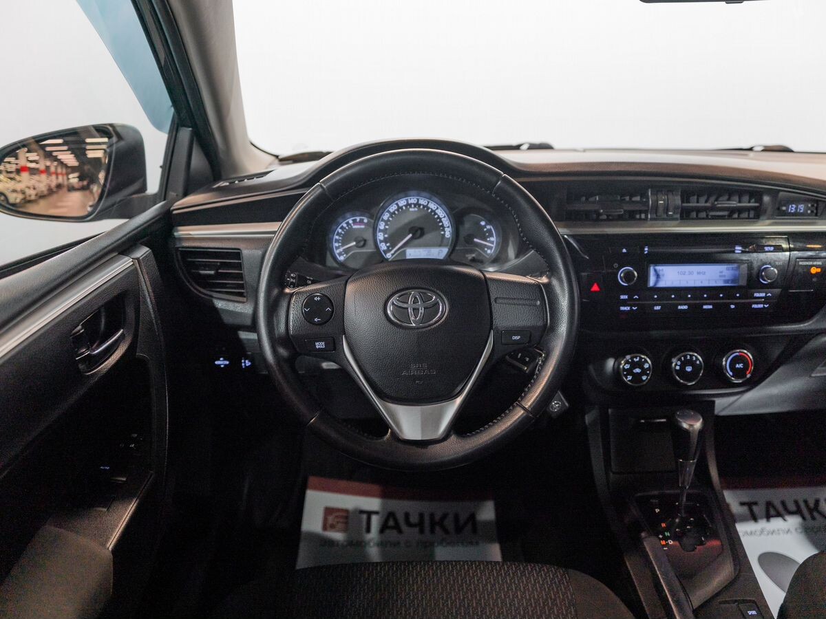 Toyota Corolla 2014 - фото автомобиля
