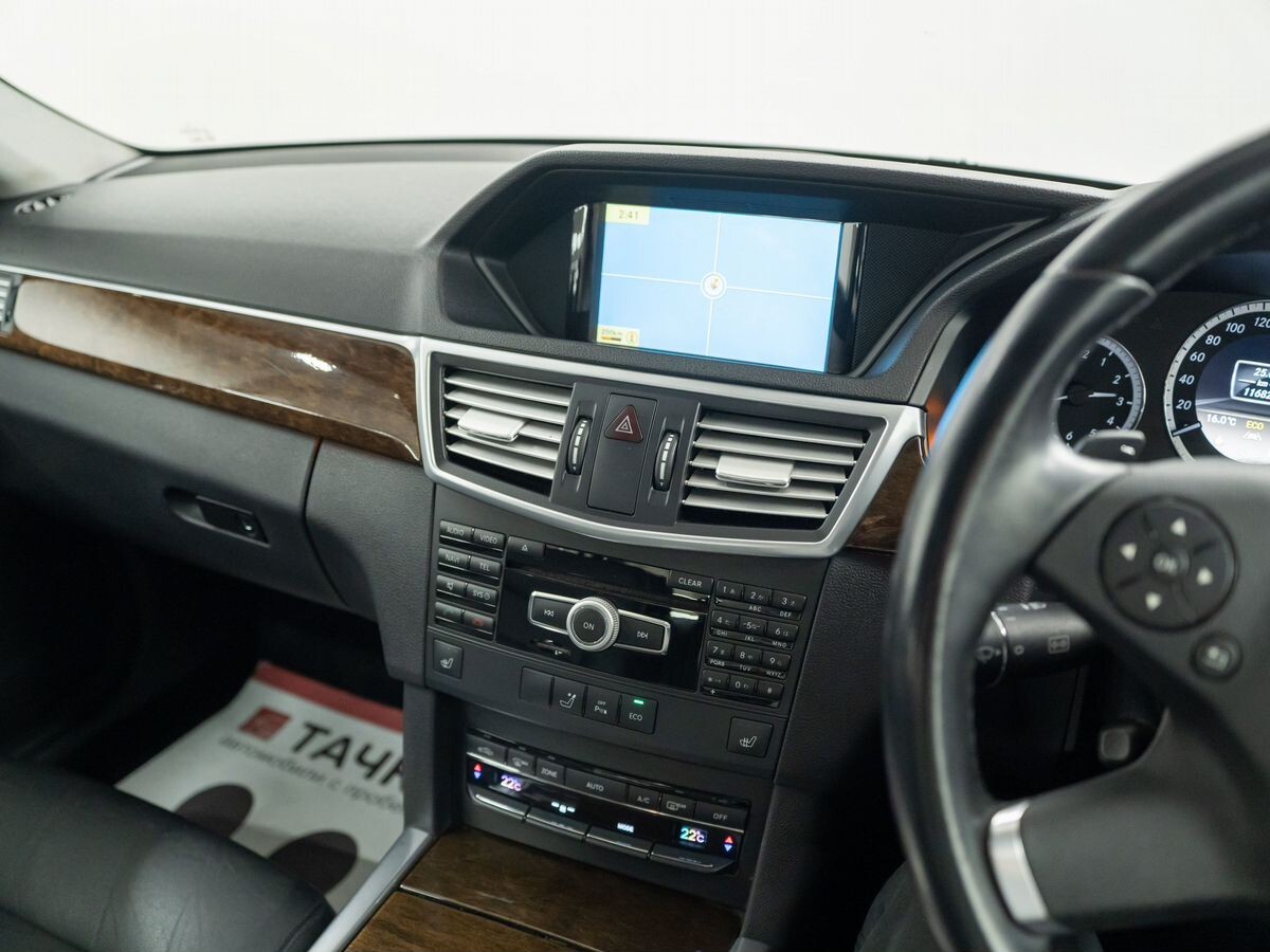 Mercedes-Benz E-Класс 2011 - фото автомобиля