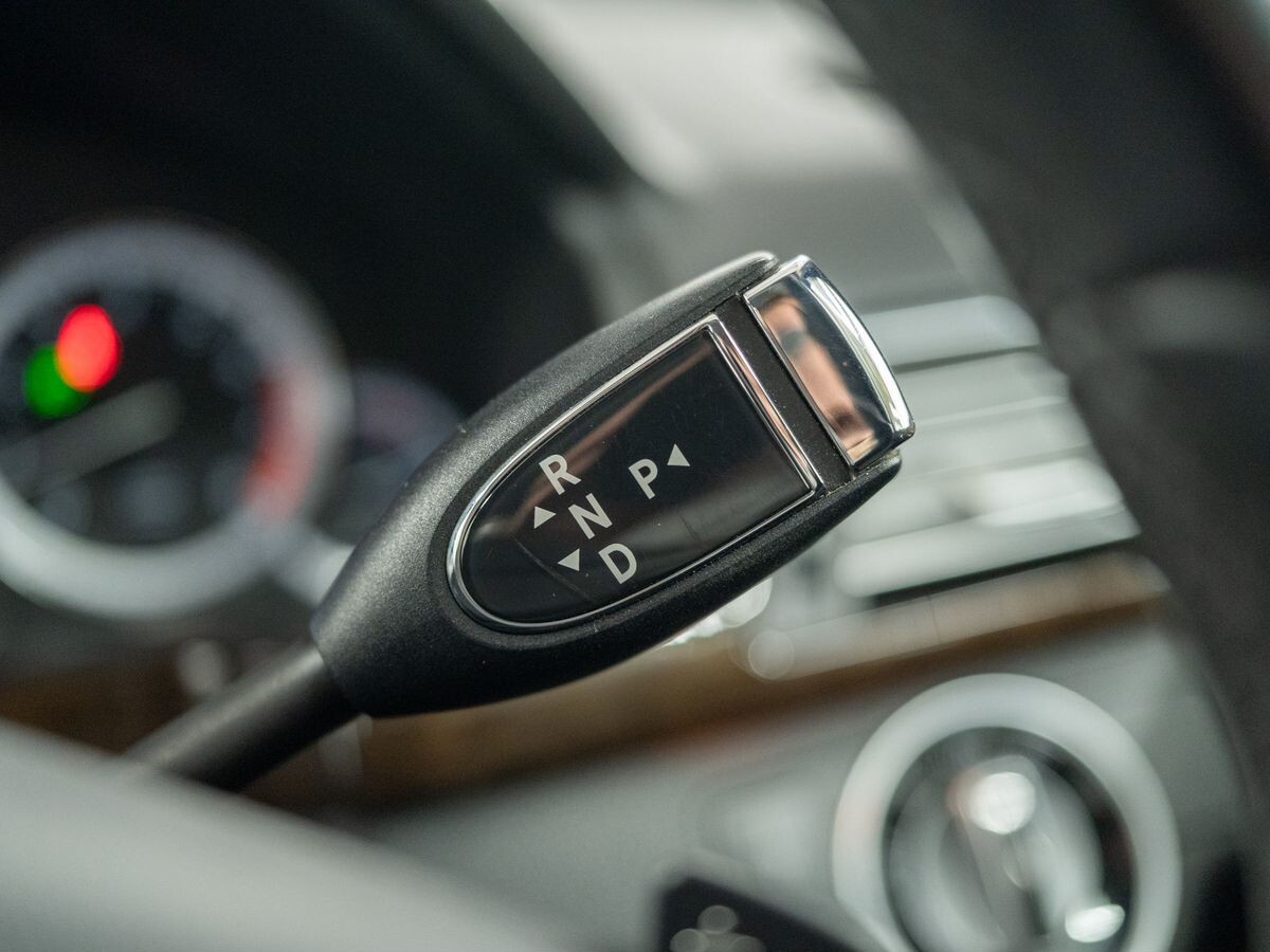 Mercedes-Benz E-Класс 2011 - фото автомобиля