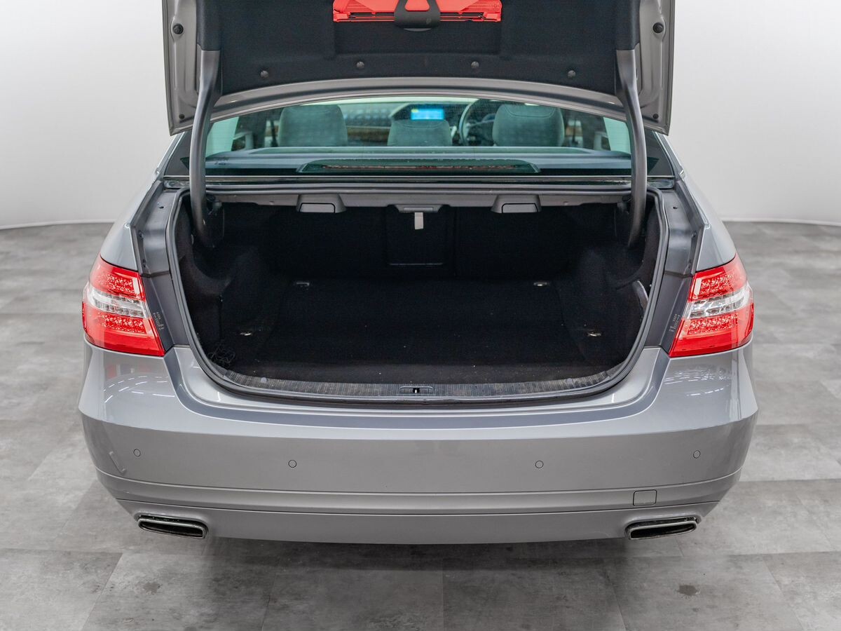 Mercedes-Benz E-Класс 2011 - фото автомобиля