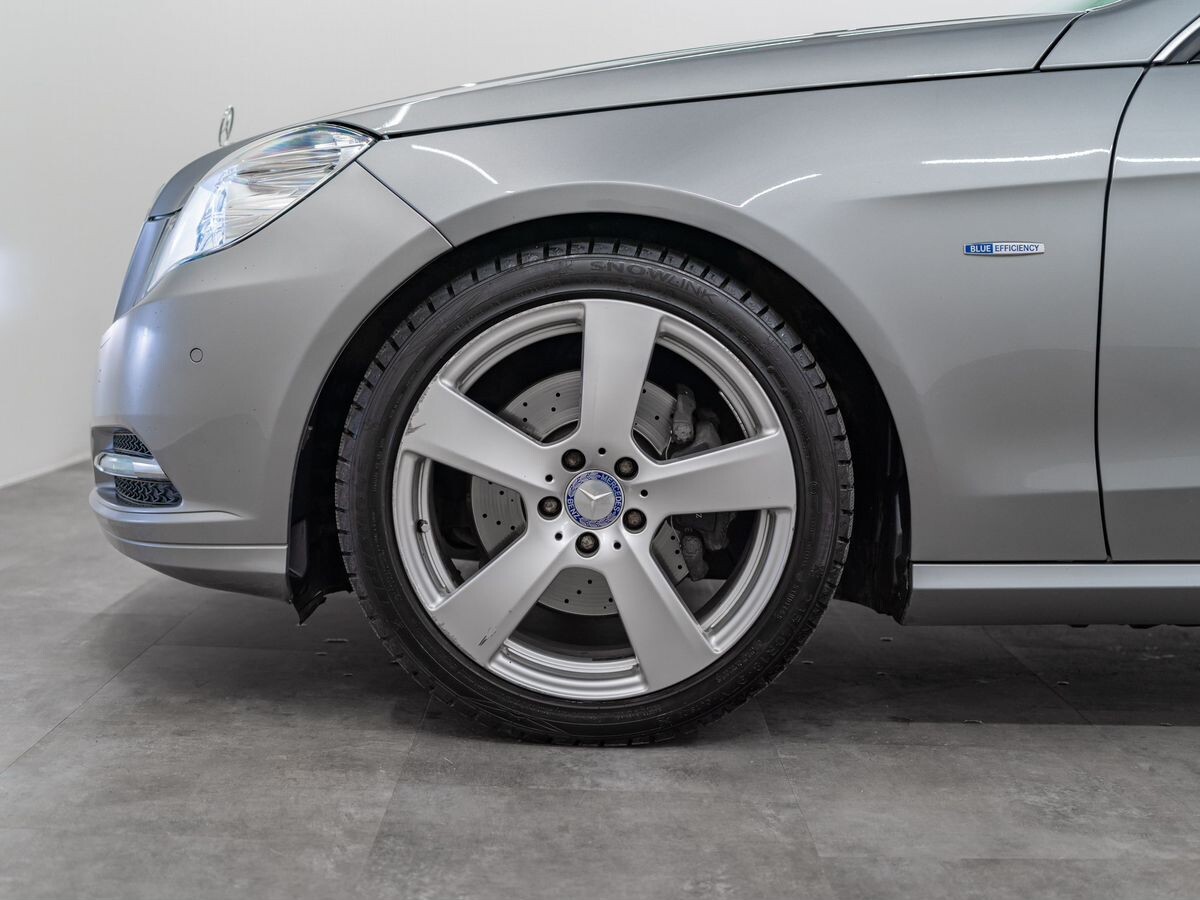 Mercedes-Benz E-Класс 2011 - фото автомобиля