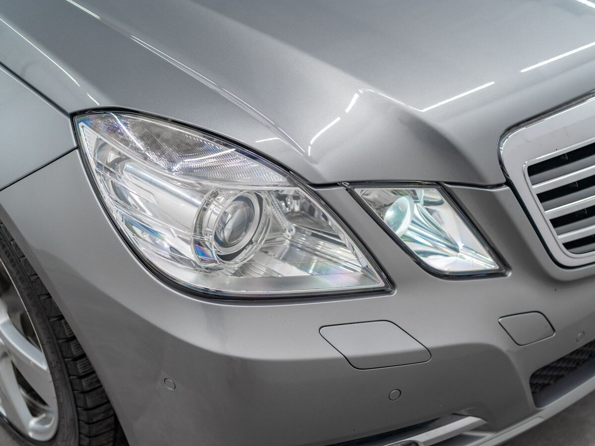Mercedes-Benz E-Класс 2011 - фото автомобиля