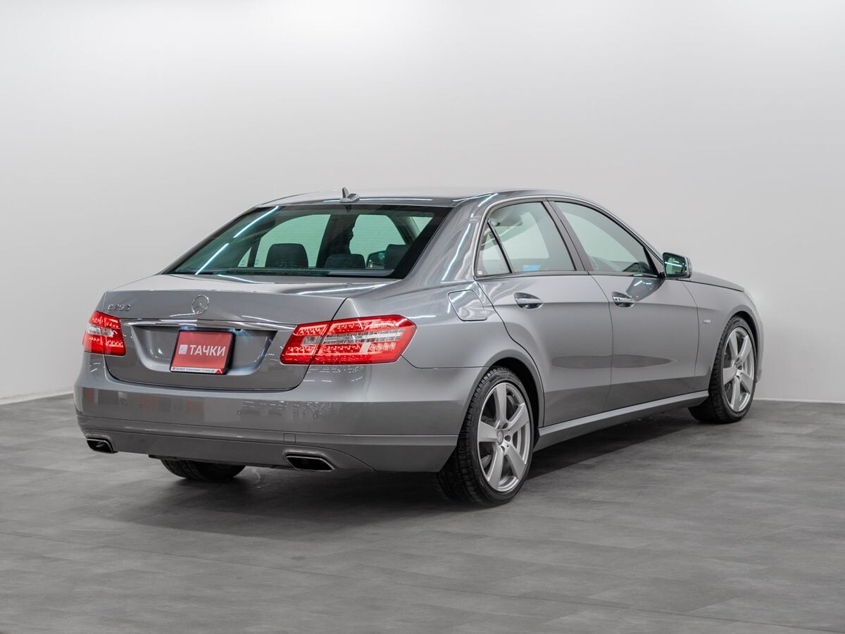 Mercedes-Benz E-Класс 2011 - фото автомобиля