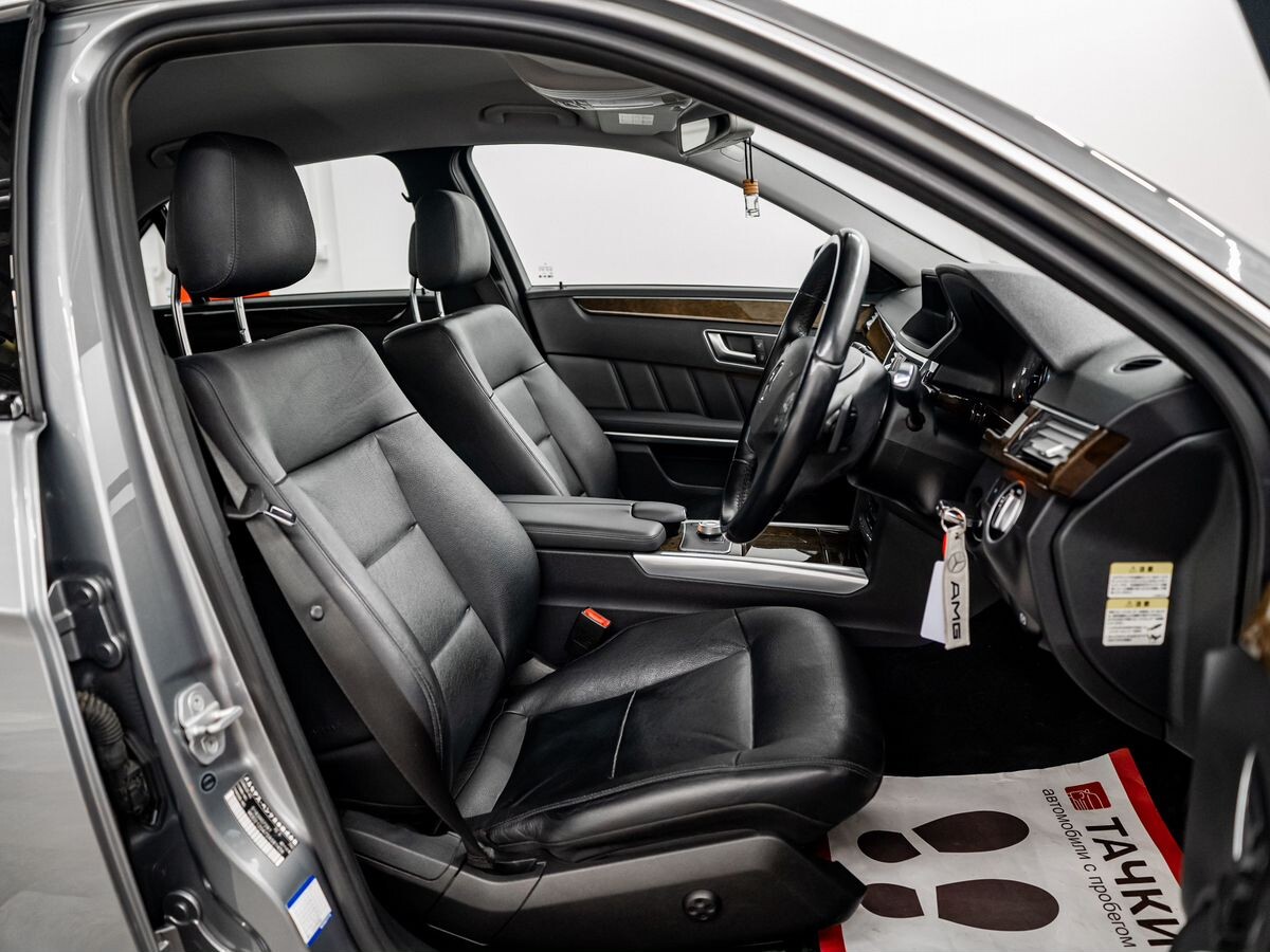 Mercedes-Benz E-Класс 2011 - фото автомобиля
