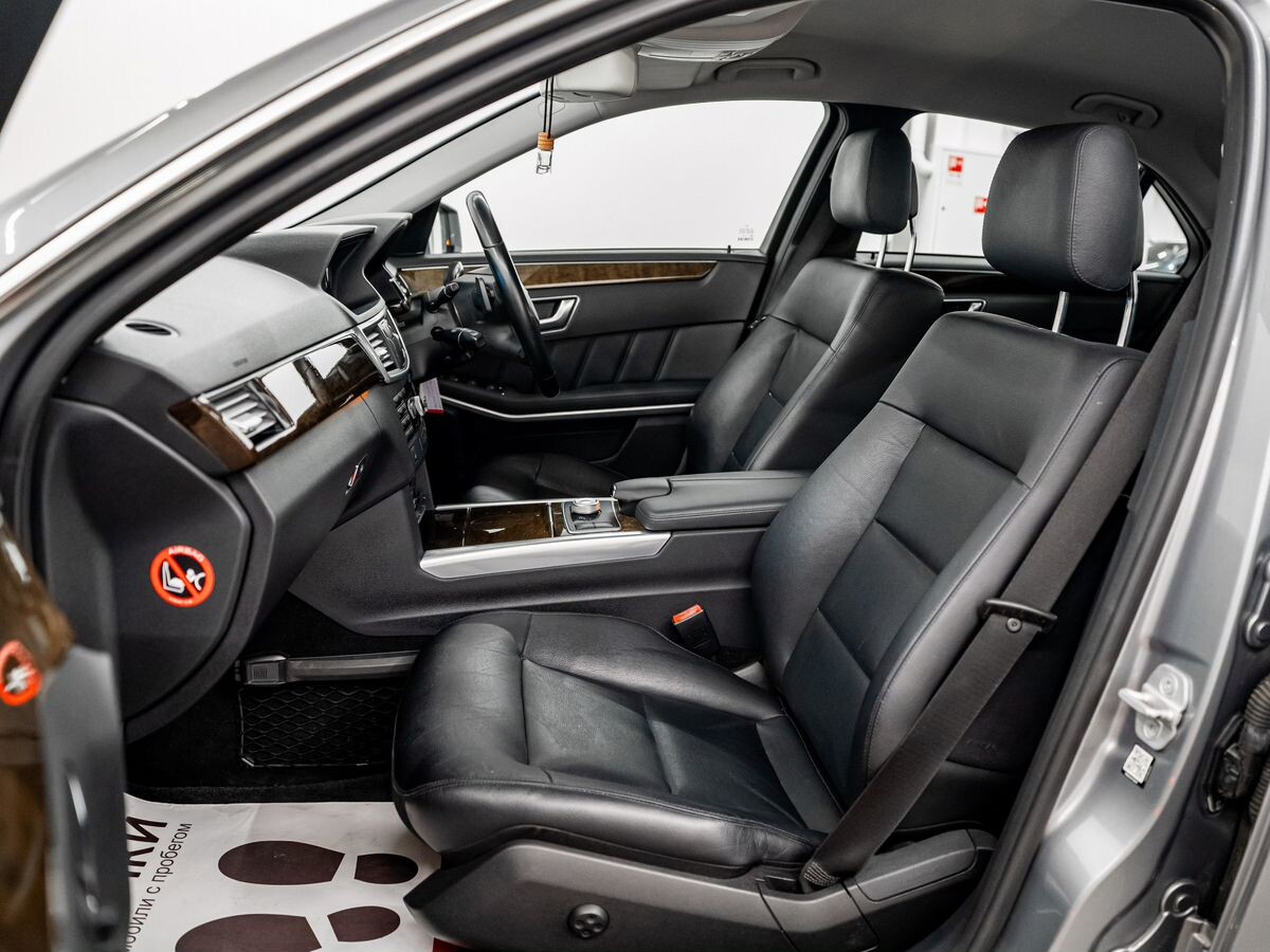 Mercedes-Benz E-Класс 2011 - фото автомобиля