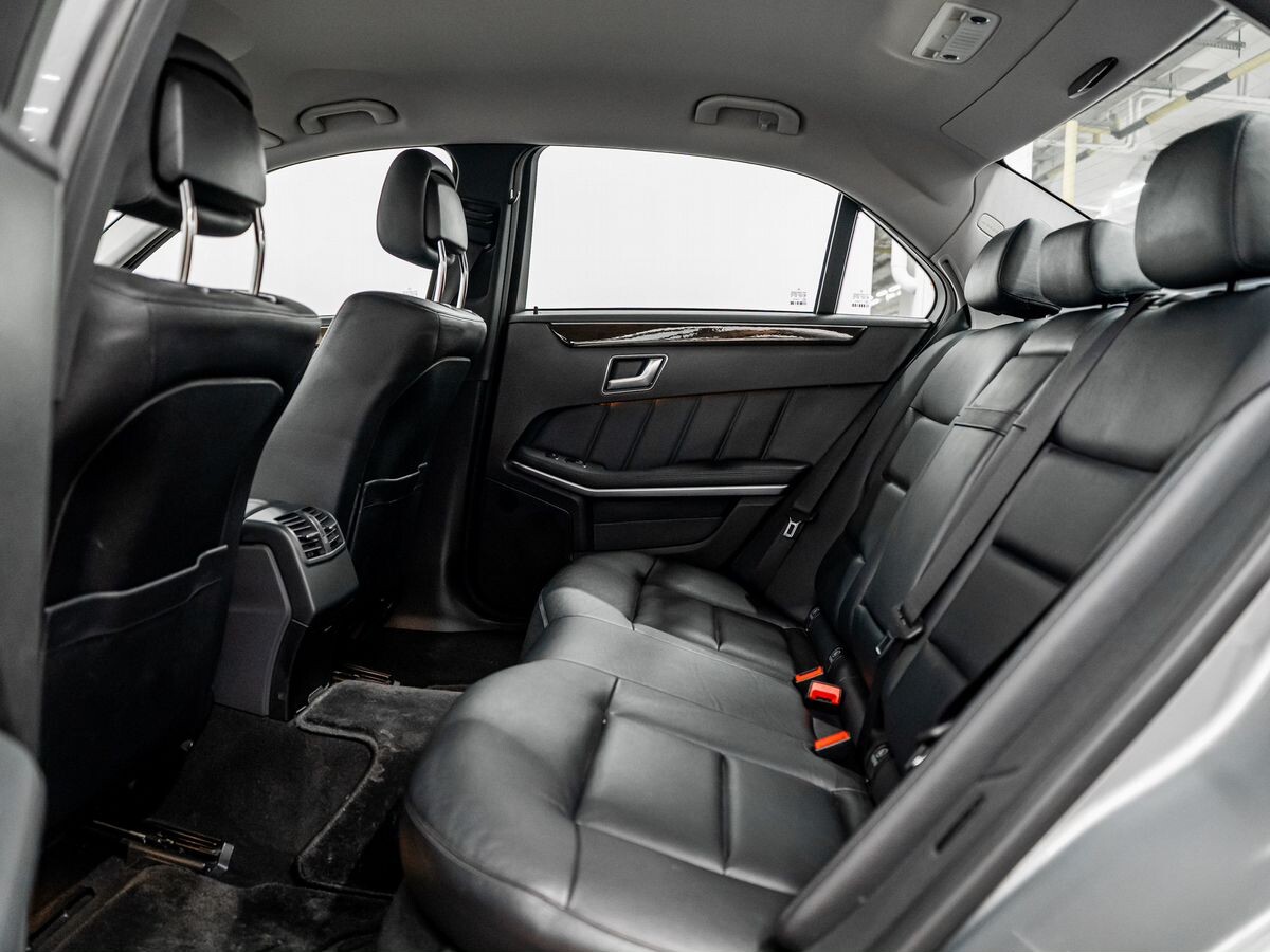 Mercedes-Benz E-Класс 2011 - фото автомобиля