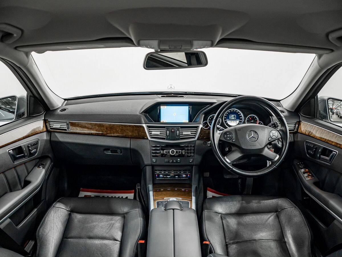 Mercedes-Benz E-Класс 2011 - фото автомобиля