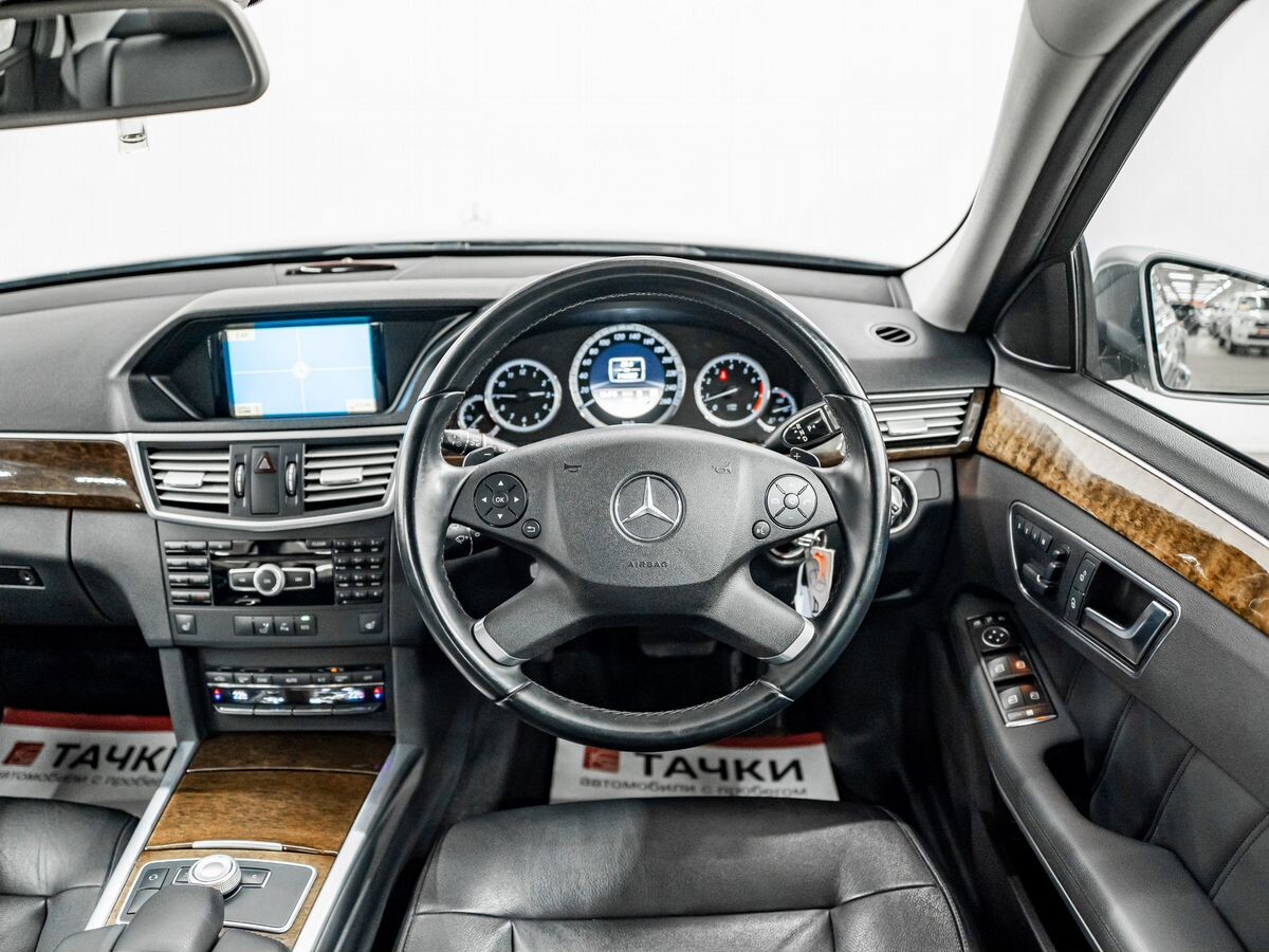 Mercedes-Benz E-Класс 2011 - фото автомобиля