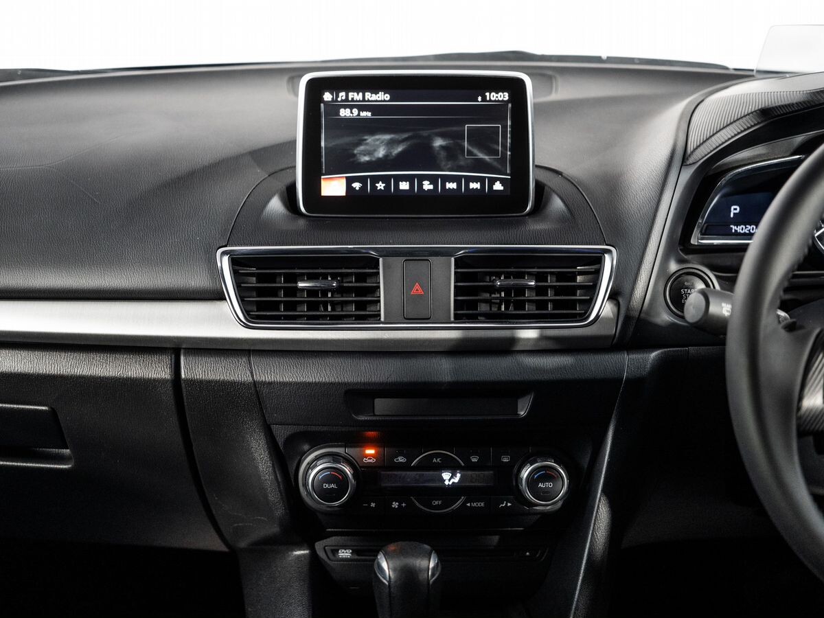 Mazda Axela 2015 - фото автомобиля