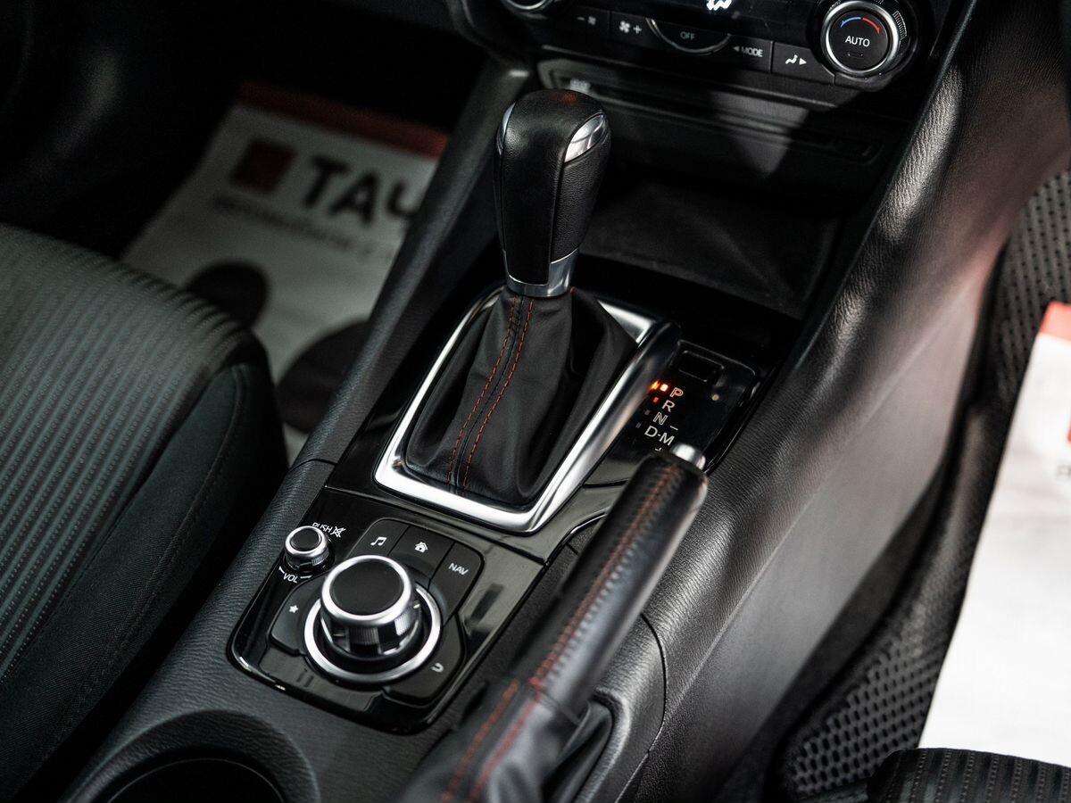 Mazda Axela 2015 - фото автомобиля