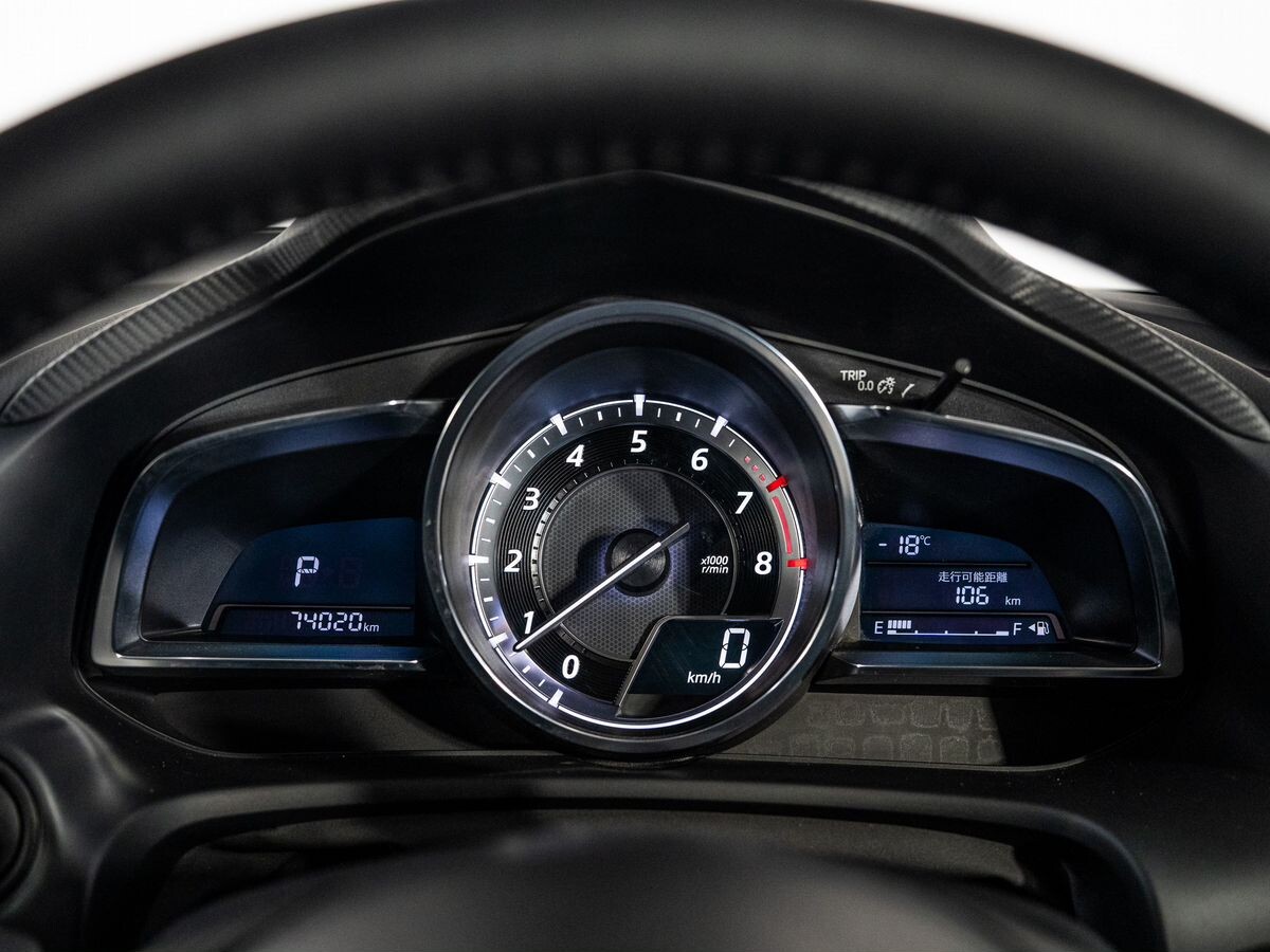 Mazda Axela 2015 - фото автомобиля