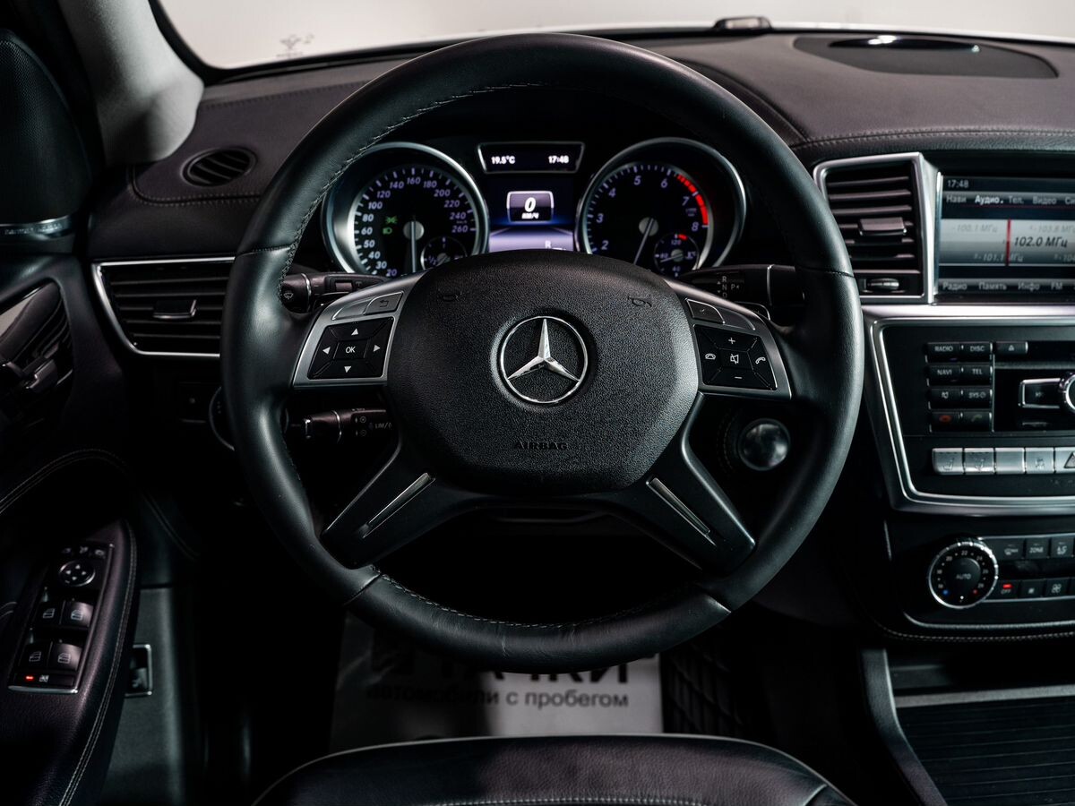 Mercedes-Benz M-Класс 2013 - фото автомобиля