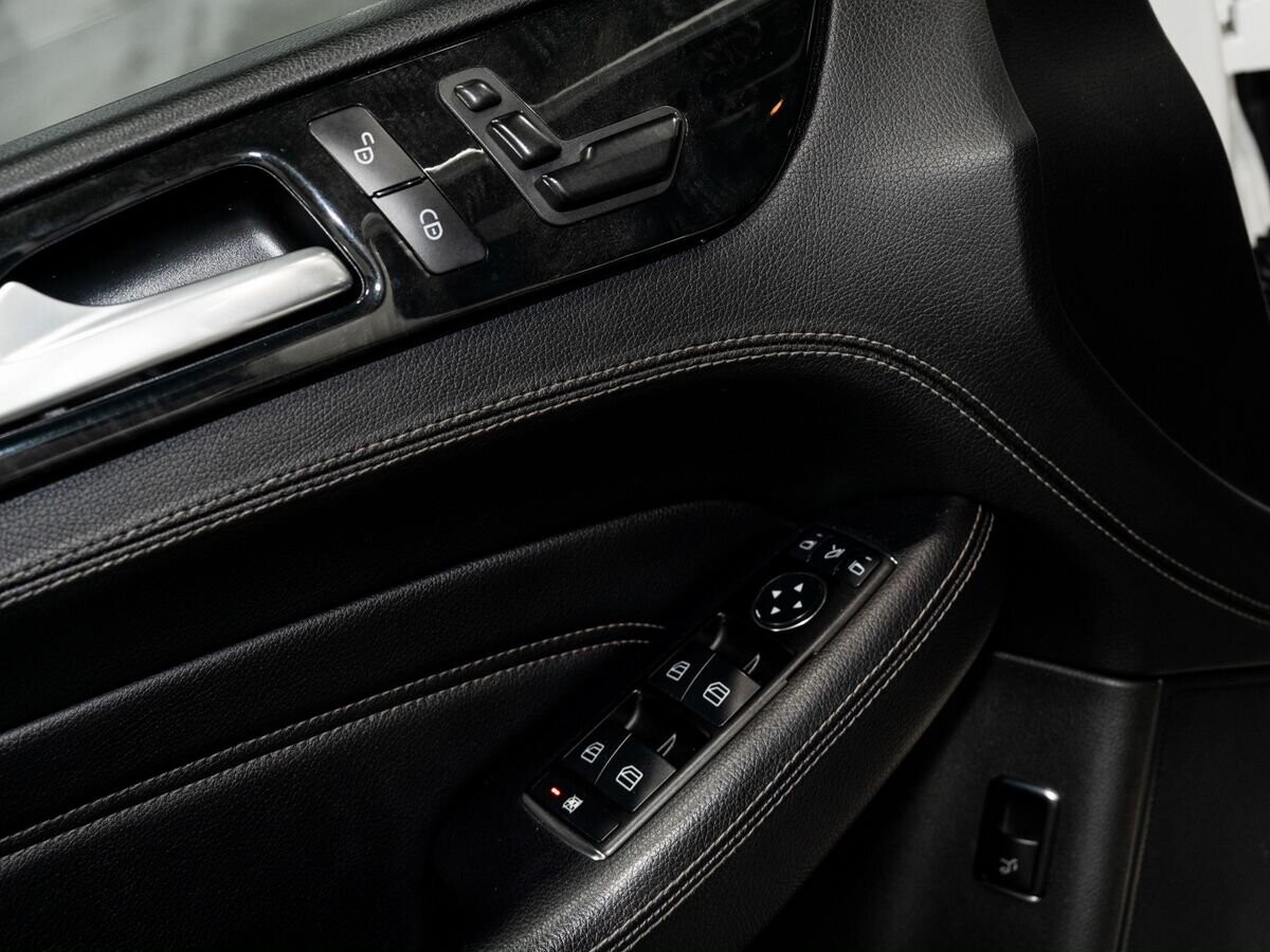 Mercedes-Benz M-Класс 2013 - фото автомобиля