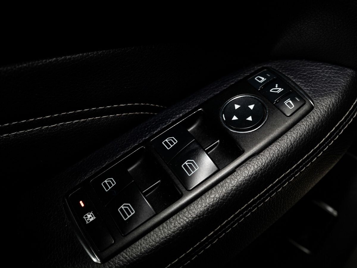 Mercedes-Benz M-Класс 2013 - фото автомобиля