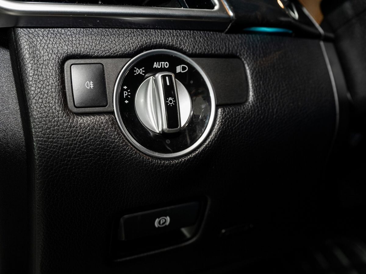 Mercedes-Benz M-Класс 2013 - фото автомобиля