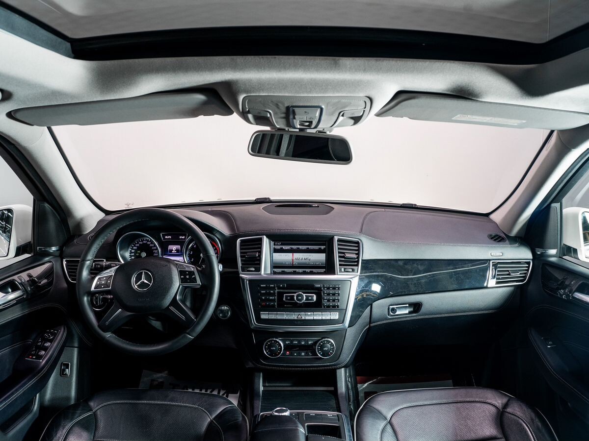 Mercedes-Benz M-Класс 2013 - фото автомобиля