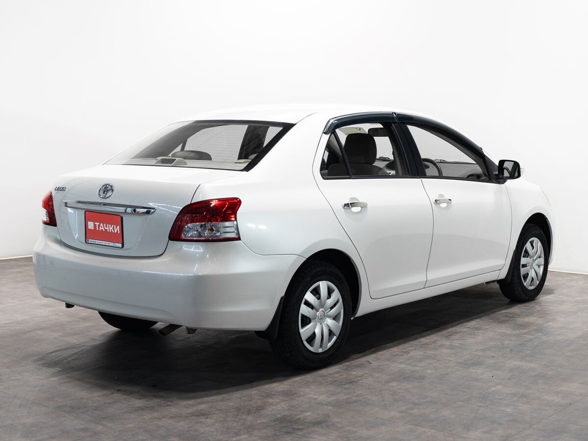 Toyota Belta 2009 - фото автомобиля