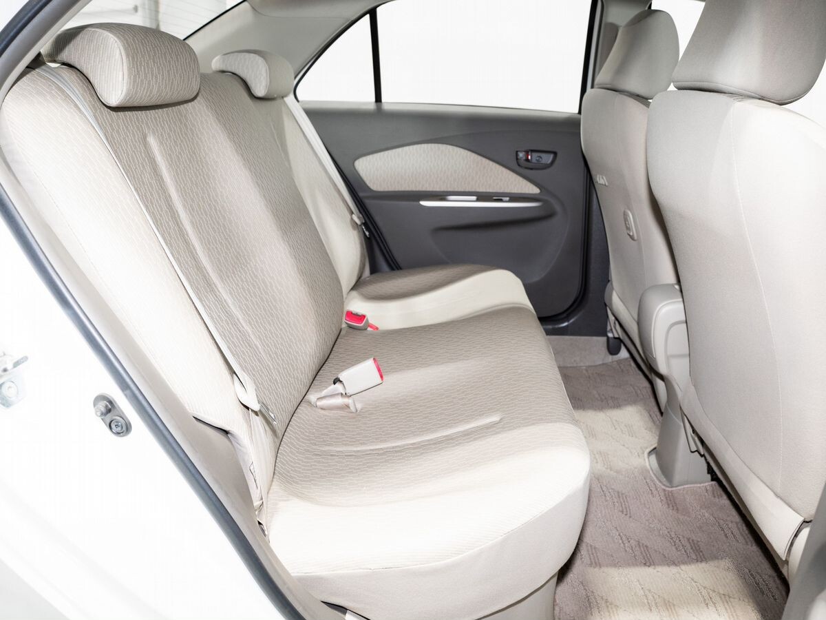 Toyota Belta 2009 - фото автомобиля