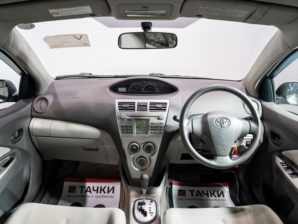 Toyota Belta 2009 - фото автомобиля