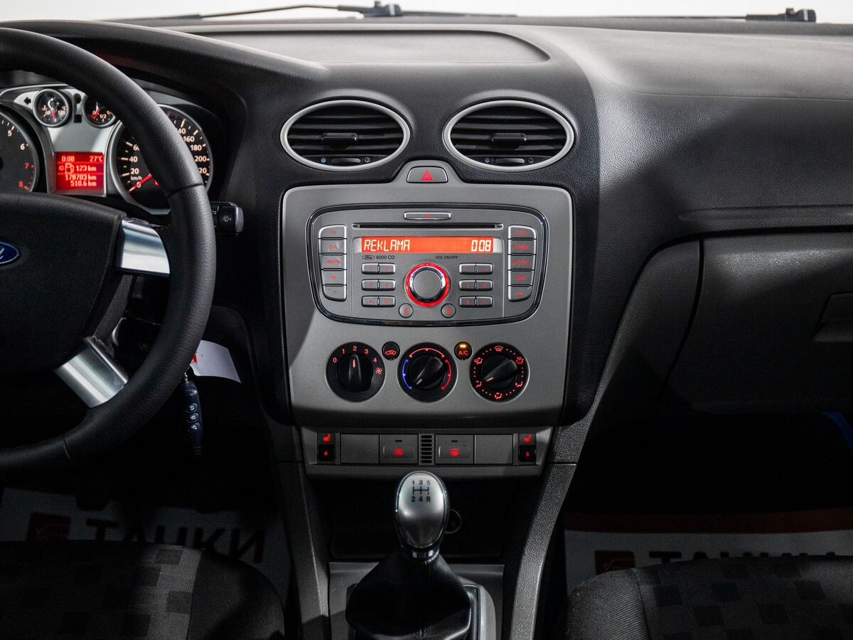 Ford Focus 2009 - фото автомобиля