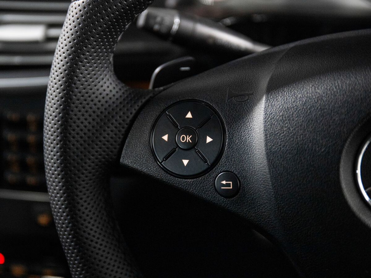 Mercedes-Benz E-Класс 2011 - фото автомобиля