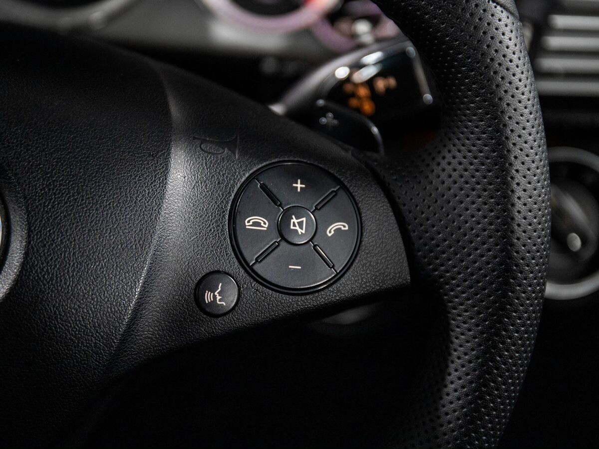 Mercedes-Benz E-Класс 2011 - фото автомобиля